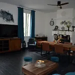 לינה וארוחת בוקר Domaine La Tuilerie Guîtres