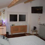 לינה וארוחת בוקר Domaine La Tuilerie *