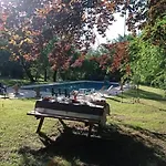 לינה וארוחת בוקר Domaine La Tuilerie Guîtres