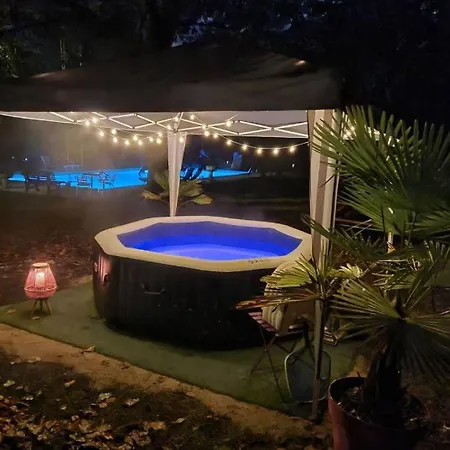 Domaine La Tuilerie Bed & Breakfast *