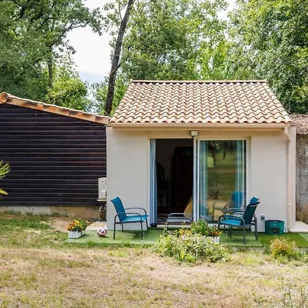 Domaine La Tuilerie Bed and breakfast Guîtres