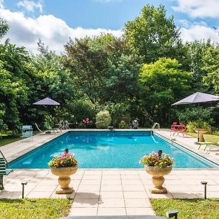 Domaine La Tuilerie Bed and breakfast